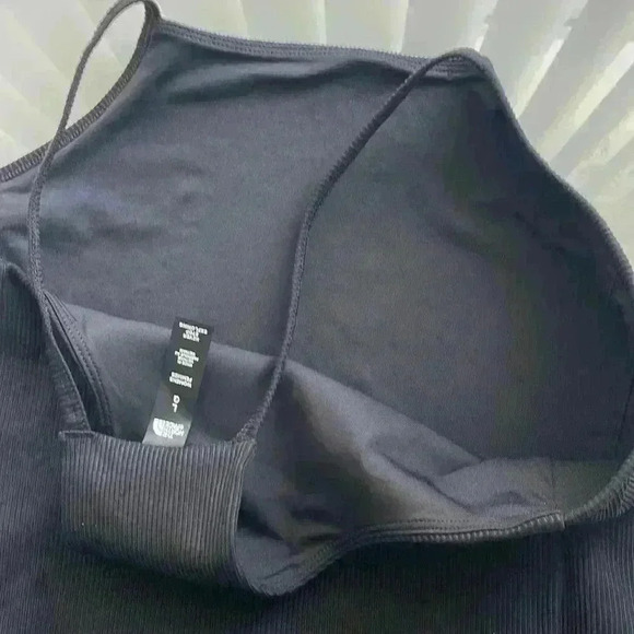 The North Face -Never Stop Exploring -Guide Forward rib tanklette NWT - Picture 5 of 11